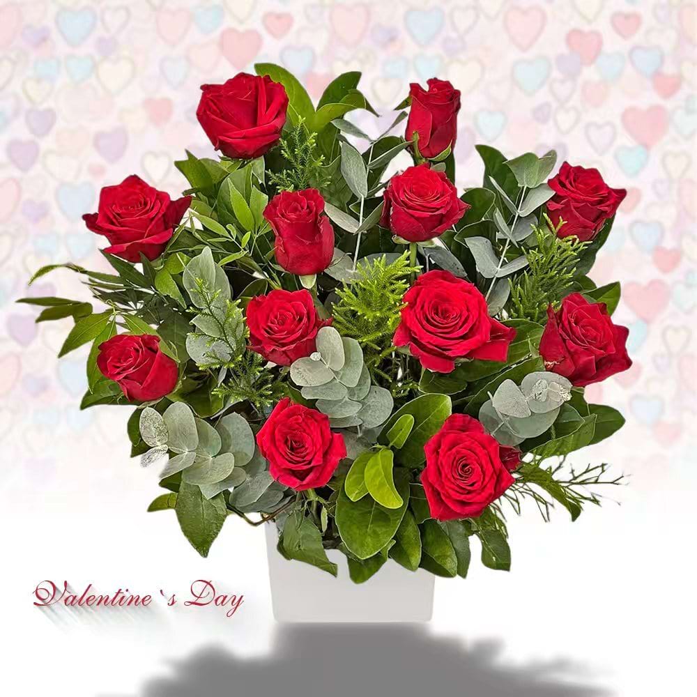 V009 -- 12 roses arrangement